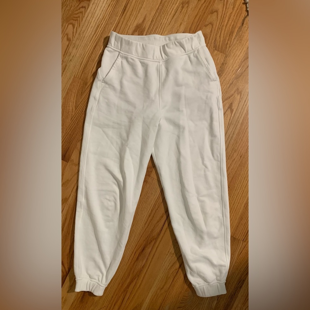 Lululemon Relaxed High-Rise Jogger